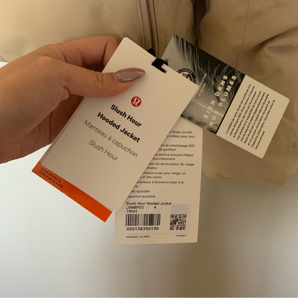 Lululemon Slush Hour Hooded Jacket
Trench - Picture 6 of 12